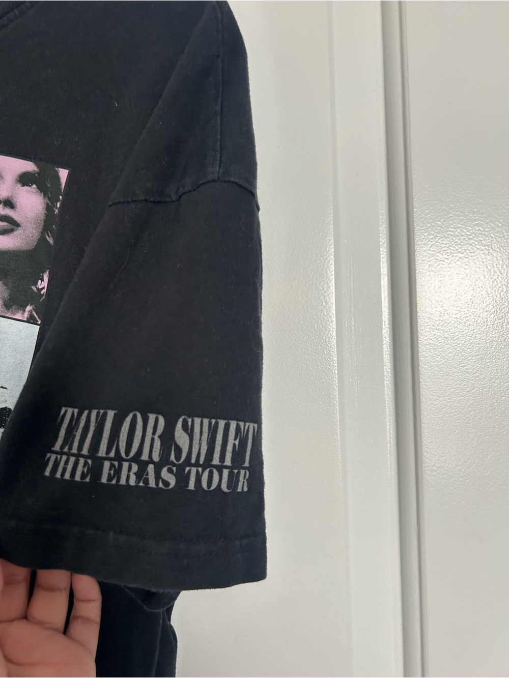 Taylor Swift 'The Eras Tour' Black Print TShirt Size Small Swiftie Cozy merch - Picture 5 of 10